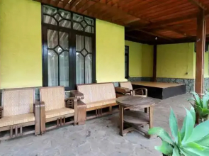 Villa ChavaMinerva Hanni Ciater with Pool