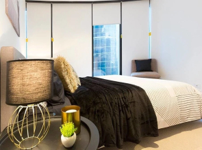 Brand New Heart Of City Executive Apartment