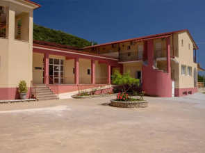 Menes Hotel