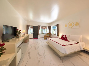 Crystal Bay Yacht Club