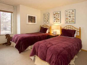 Snowcreek #630 - Near Lakes & Golf!