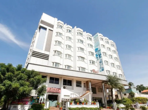 Hotel Raj by OYO