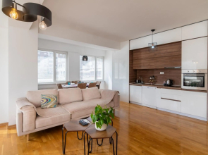 High-End Spacious Apartment next to City Mall