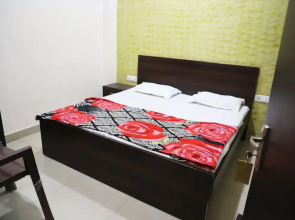 Goroomgo The City Side Bareilly
