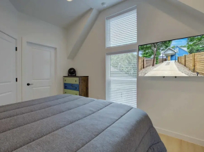 Pet Friendly Quiet Neighborhood Near S. Lamar