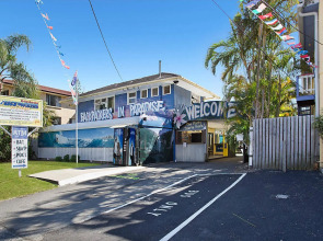 Backpackers In Paradise Resort - Hostel