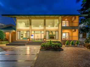 SaffronStays Amaltas, Nashik-10 Bedroom Pool Villa For Large Groups And Corporate Offsites