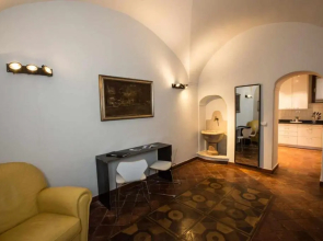 Historical apartment in the center of Gravedona - Larihome A02