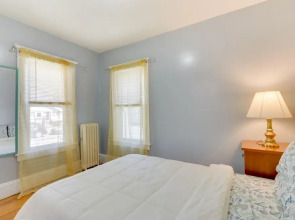 Convenient Springfield Apartment 3 Mi to Downtown!