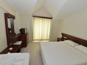 Kaftans City Hotel by RRH&R