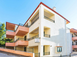 Loutra Village Holiday Apartments