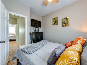 Charlotte Abode ~ 9 Mi To Bank Of America Stadium!