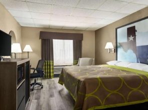 Super 8 Gainesville TX