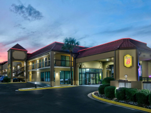 Super 8 by Wyndham Mobile/Tillmans Corner