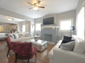 Laurel Pearl-Sleeps 5-1Bd