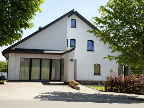Classy Villa in Bllingen With High Fens and Town of Spa Nearby