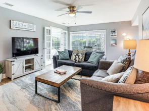 Palm Coast Escape w/ Outdoor Oasis: 6 Mi to Shore!