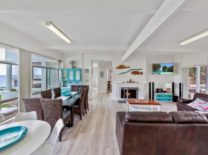King of North Bay - 103 Gold Coast Drive