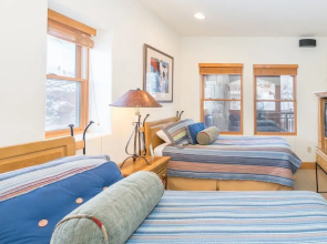 Bear Creek Lodge 212a 1 Bedroom Condo by Alpine Lodging Telluride