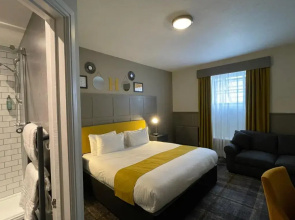 County Hotel