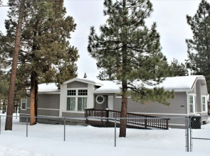 Wine Down - Beautiful And Well-kept Cabin With Large Fenced Back Yard 3 Bedroom Home