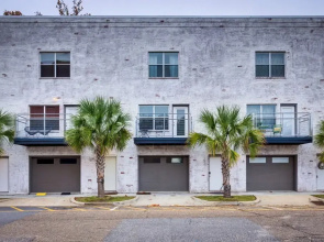 Game Room w/ Pool Table! Downtown Mobile Condo