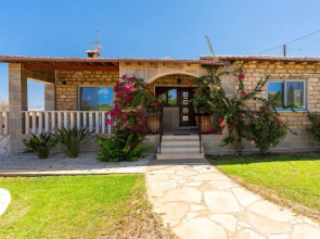 Villa Stone House in Neo Chorio