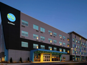 Tru By Hilton Staunton