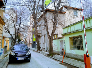 Cloud 6 -Top Center,360° view,Free private parking