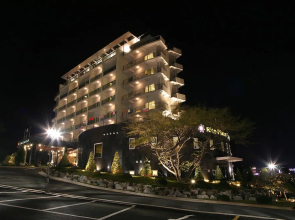 Ritz Plaza Hotel
