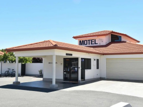Palms Motel
