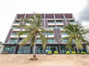 Capital O 1088 Golden Dragon Beach Resort