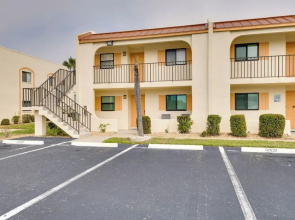 10 Mi to Holiday Nights: Casa Bella Condo w/ Lanai
