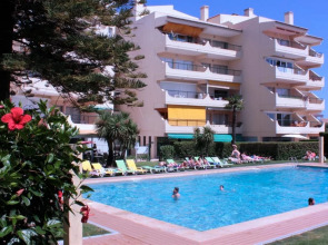 Parque Mourabel, Oasis Village, Pe do Lago