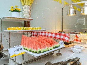 Xingyi Youguang Business Hotel