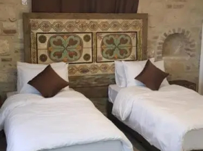 Chakra Vourla Hotel
