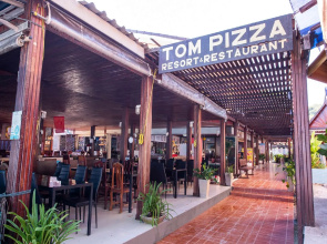 Tom Pizza Resort
