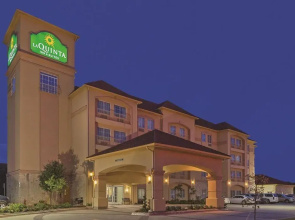 La Quinta Inn & Suites By Wyndham Dfw Airport West - Bedford