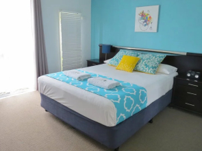 The Shores Holiday Apartments