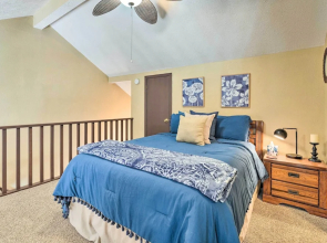 Balcony & Grill: Condo Near Table Rock Lake!