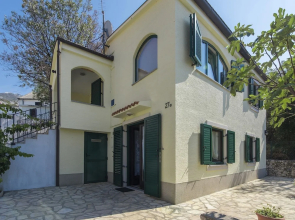 Nice Summer House With sea View, Jacuzzi, Private Garden