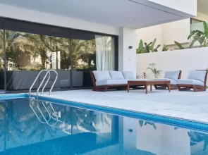 Saoirse at Lake View Residence