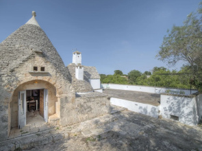 Trullo Grotta Cisternino by Typney