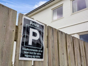 StayPlus 3BR City Apartment With Garden