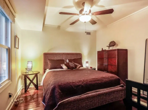 Emmas Escape by AvantStay Key West Central w Shared Pool Hot Tub Month Long Stays Only