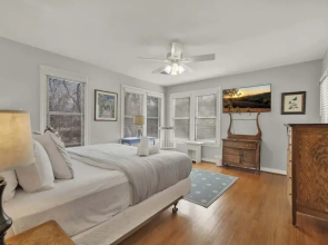 Leicht Haus Hot-tub & Fire Pit, 5 Blks to Marktplatz!