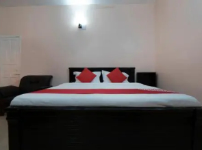 OYO 26590 Chandra Manor