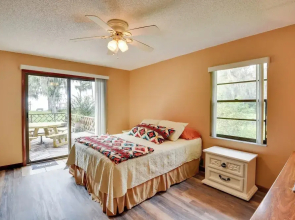'pirate Cove' Home in Welaka: Dock & River Access!