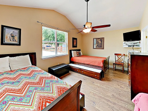 New Listing! 2-unit Lake W/ Boat Launch 6 Bedroom Home