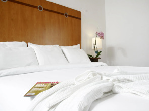 Majestic Hotel South Beach